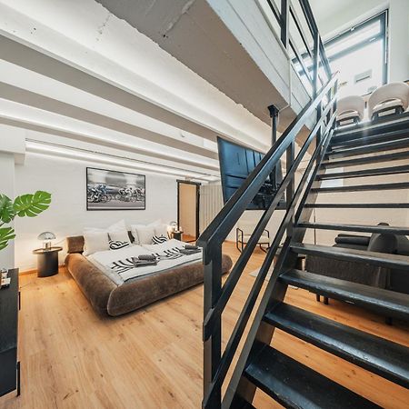 City Center Lofts Wina Bagian luar foto