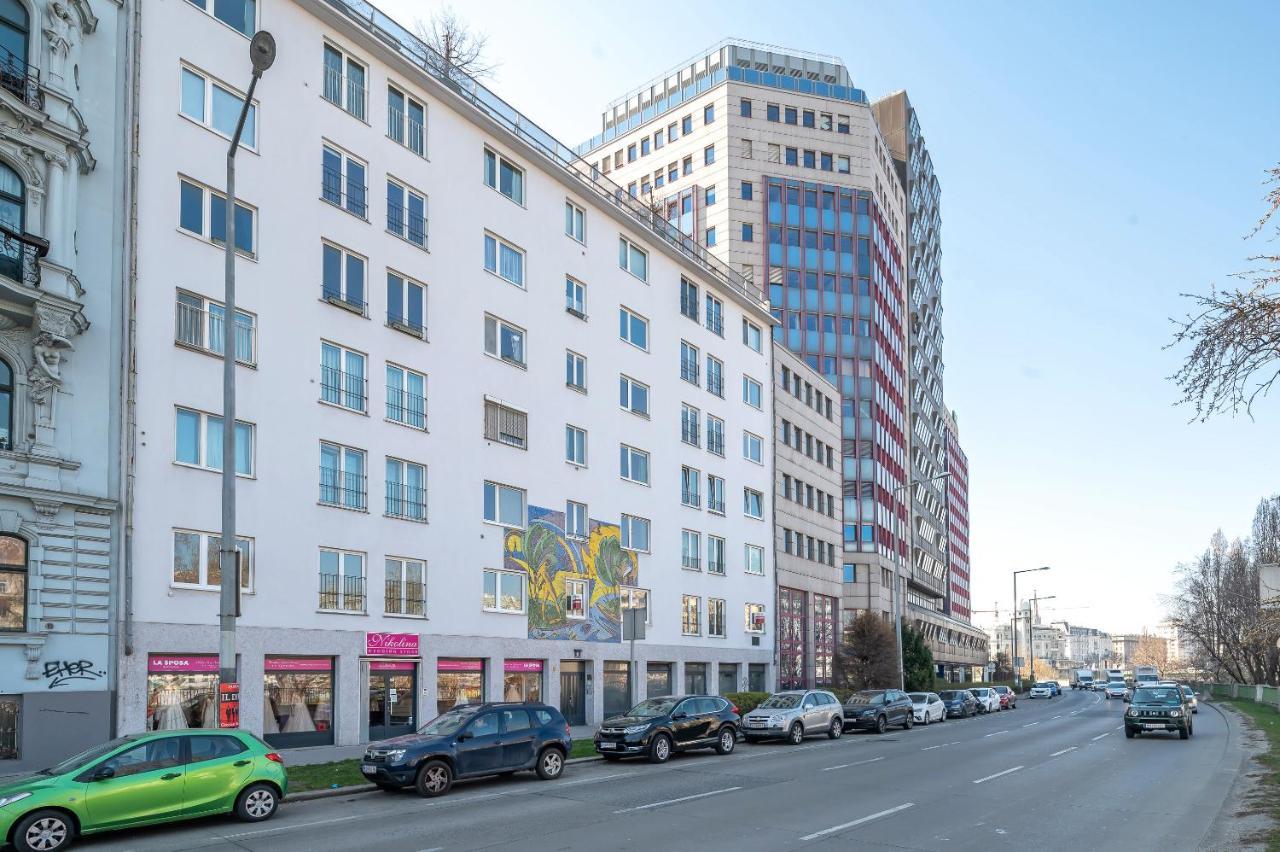 City Center Lofts Wina Bagian luar foto