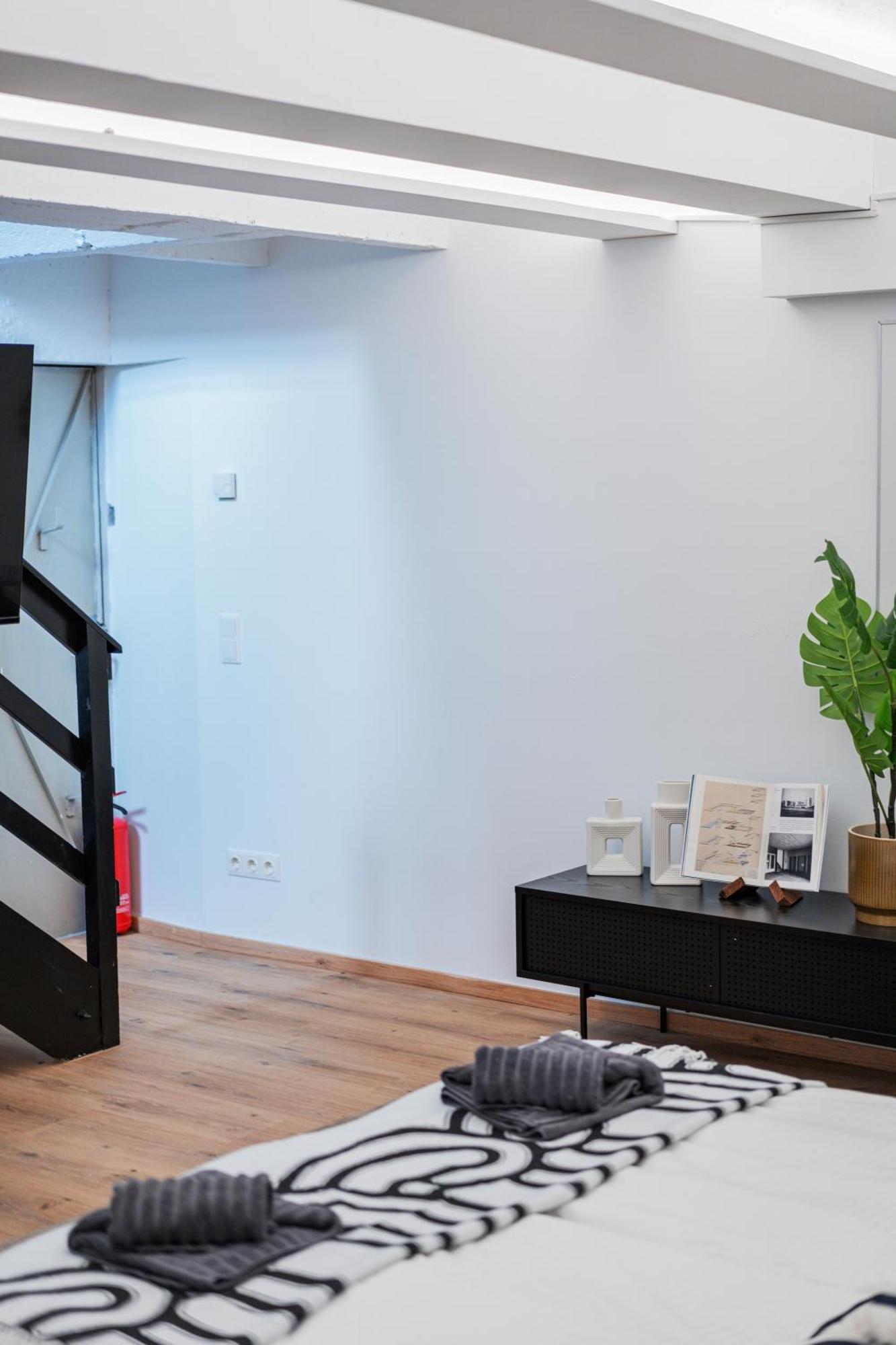 City Center Lofts Wina Bagian luar foto