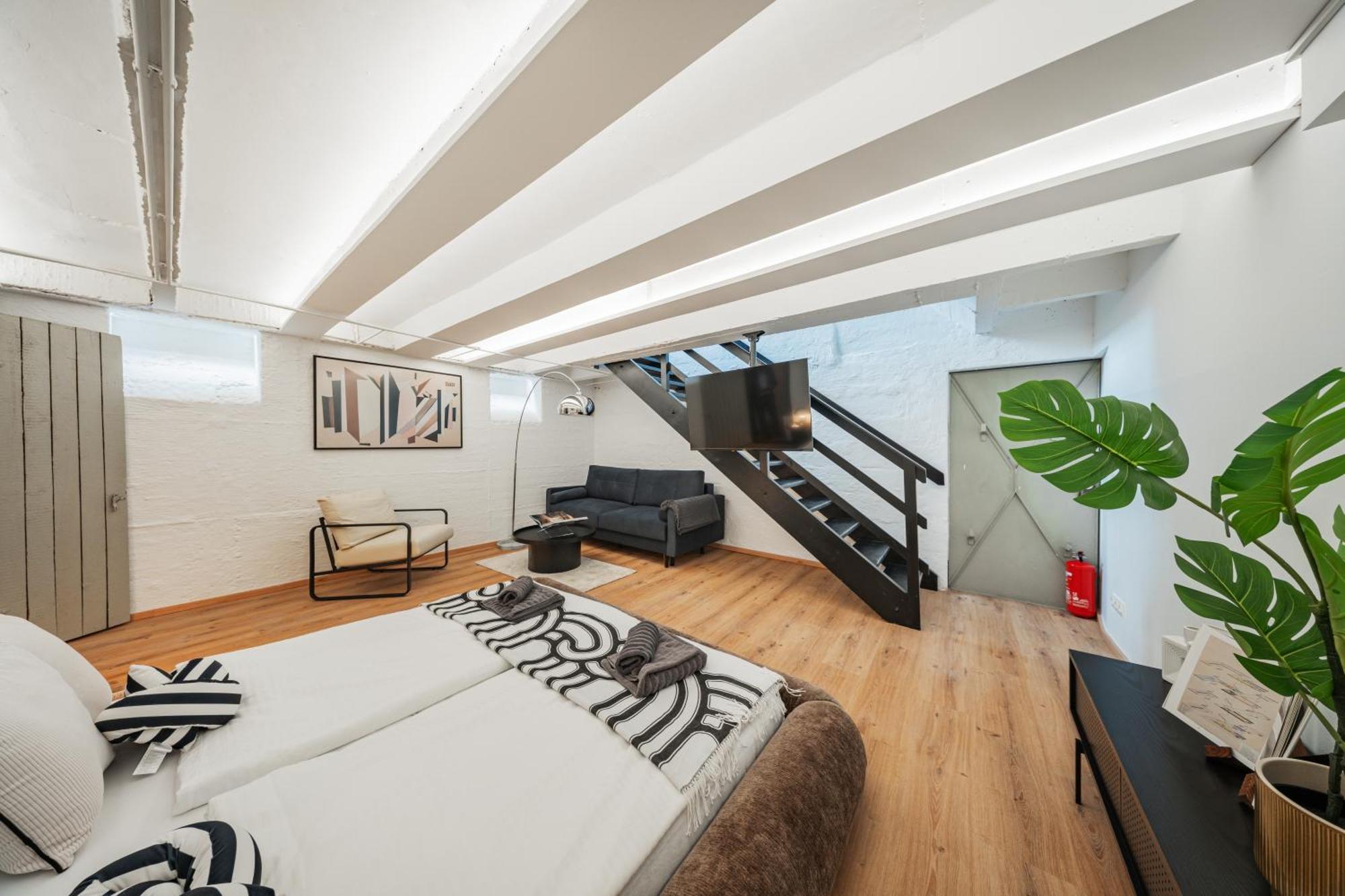 City Center Lofts Wina Bagian luar foto